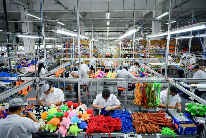 Hybrid Sourcing Strategy