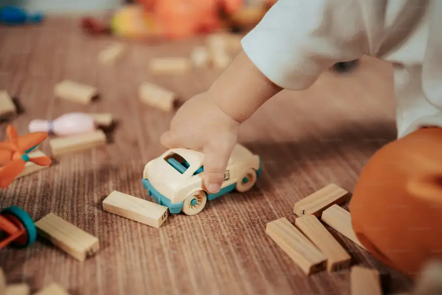 Plywood vs Solid Wood Toys Gudie: Safer Choice for Kids