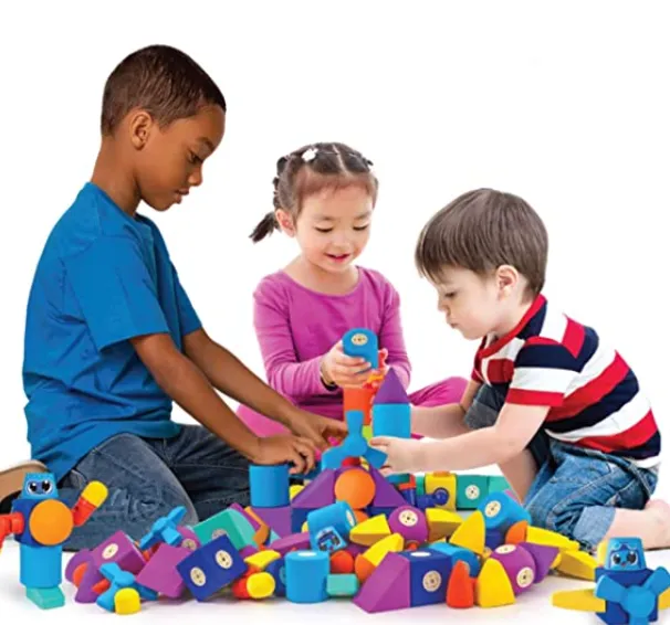STEM educational building kit with curriculum guide