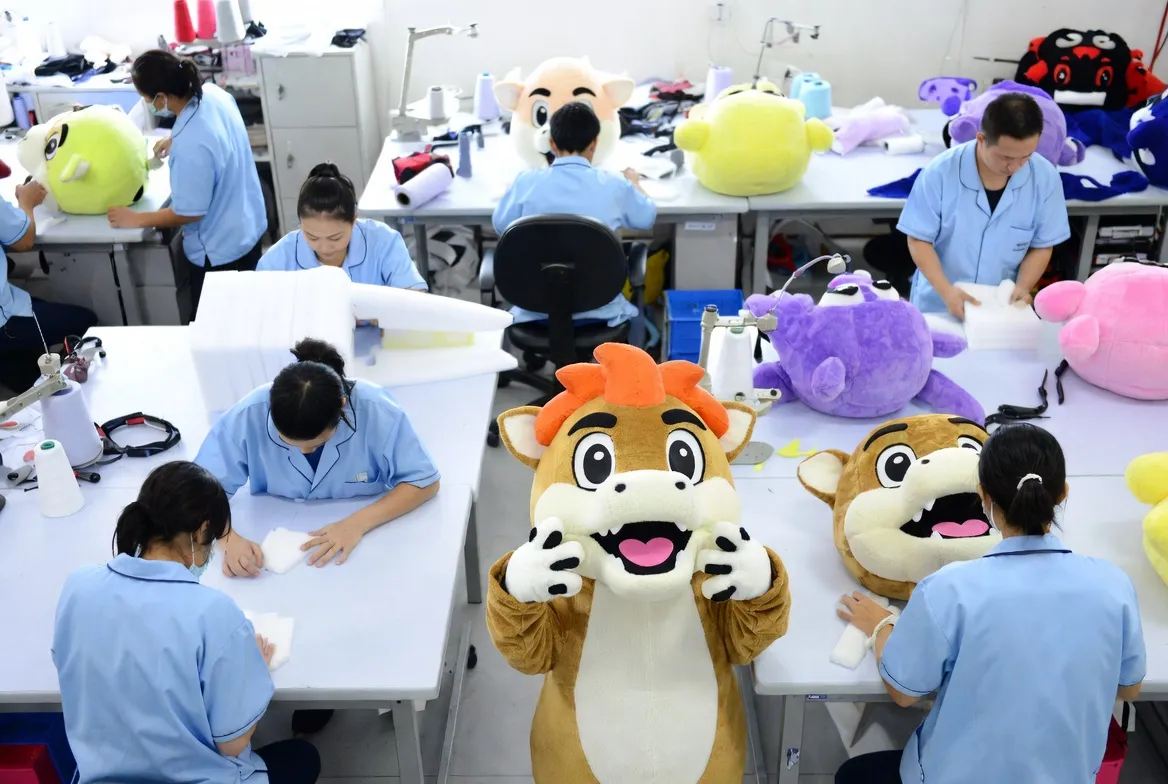 Walking Acts & Mascot Costumes
